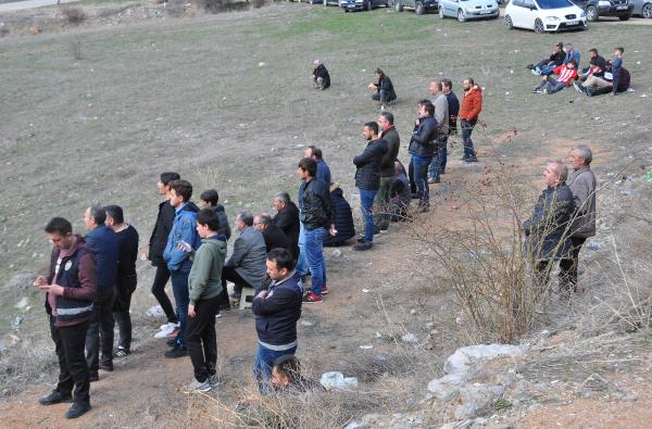d Stat kapanınca dağ yamacından maçı izlediler