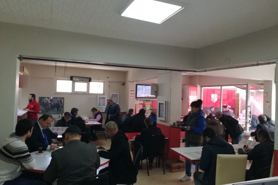 At yarışları ertelendi