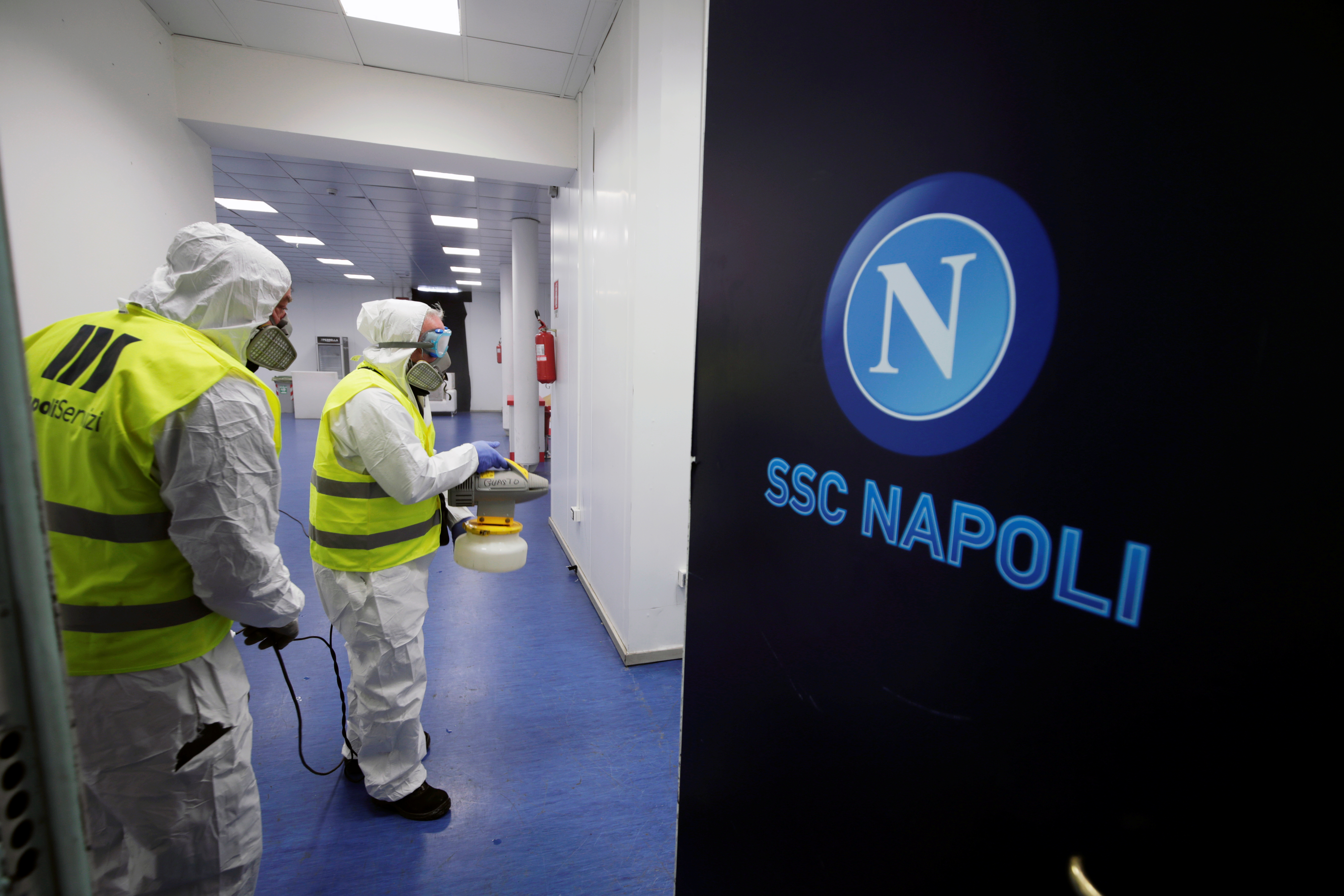 r Napoli, koronavirüse rağmen antrenmana çıkacak