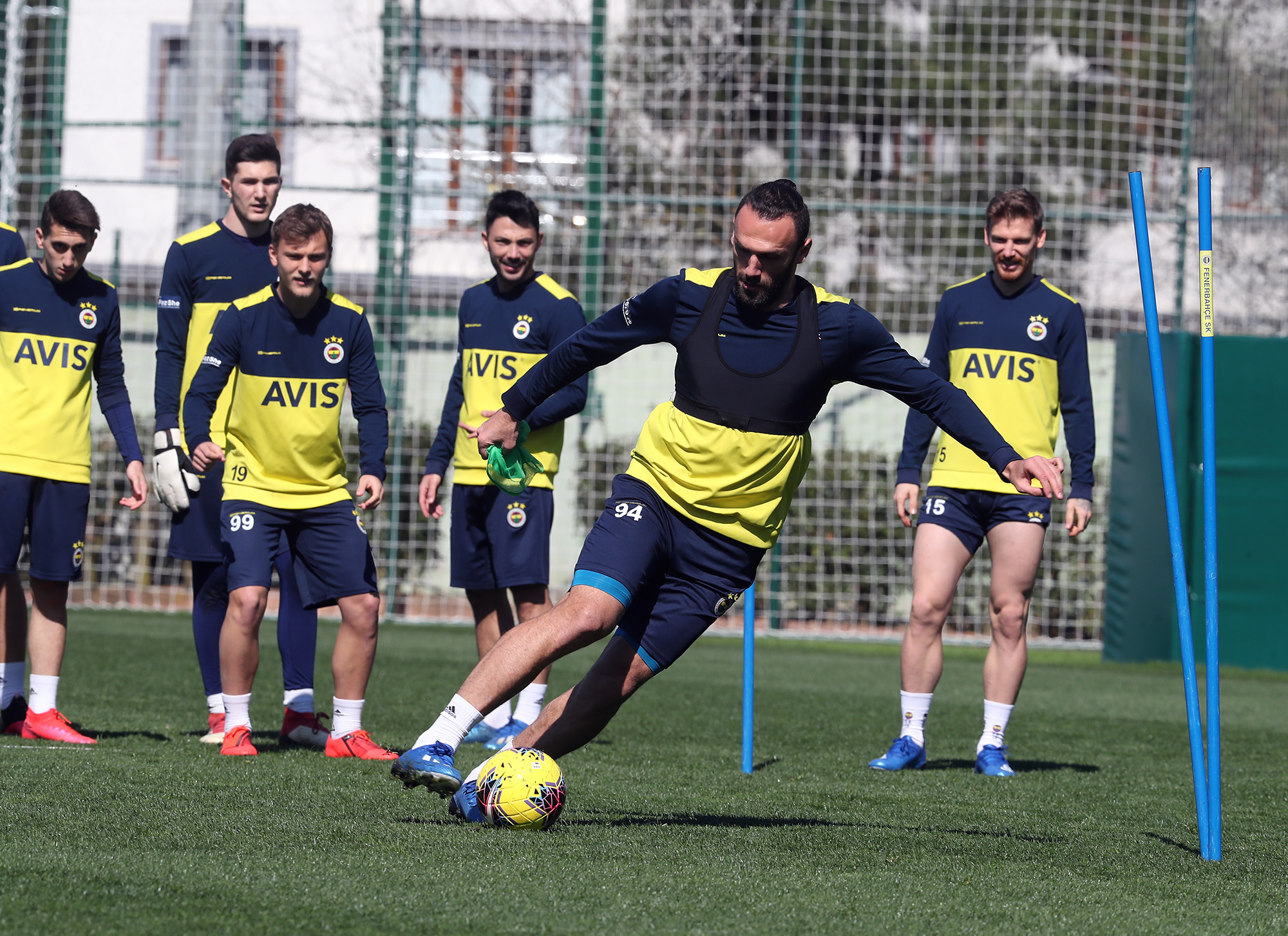 F.Bahçeli futbolcu koronavirüse yakalandı