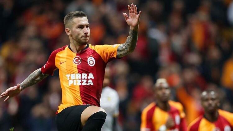 Adem Büyük koronavirüs için maske bağışı yaptı