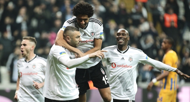 Sergen Yalçın takımda kalacaklara karar verdi