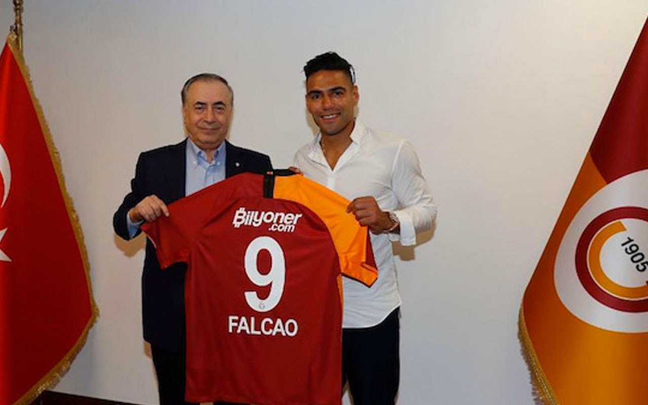 G.Saray yönetimi personelin maaşını kesti