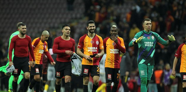 G.Saray yönetimi futbolculardan indirim bekliyor