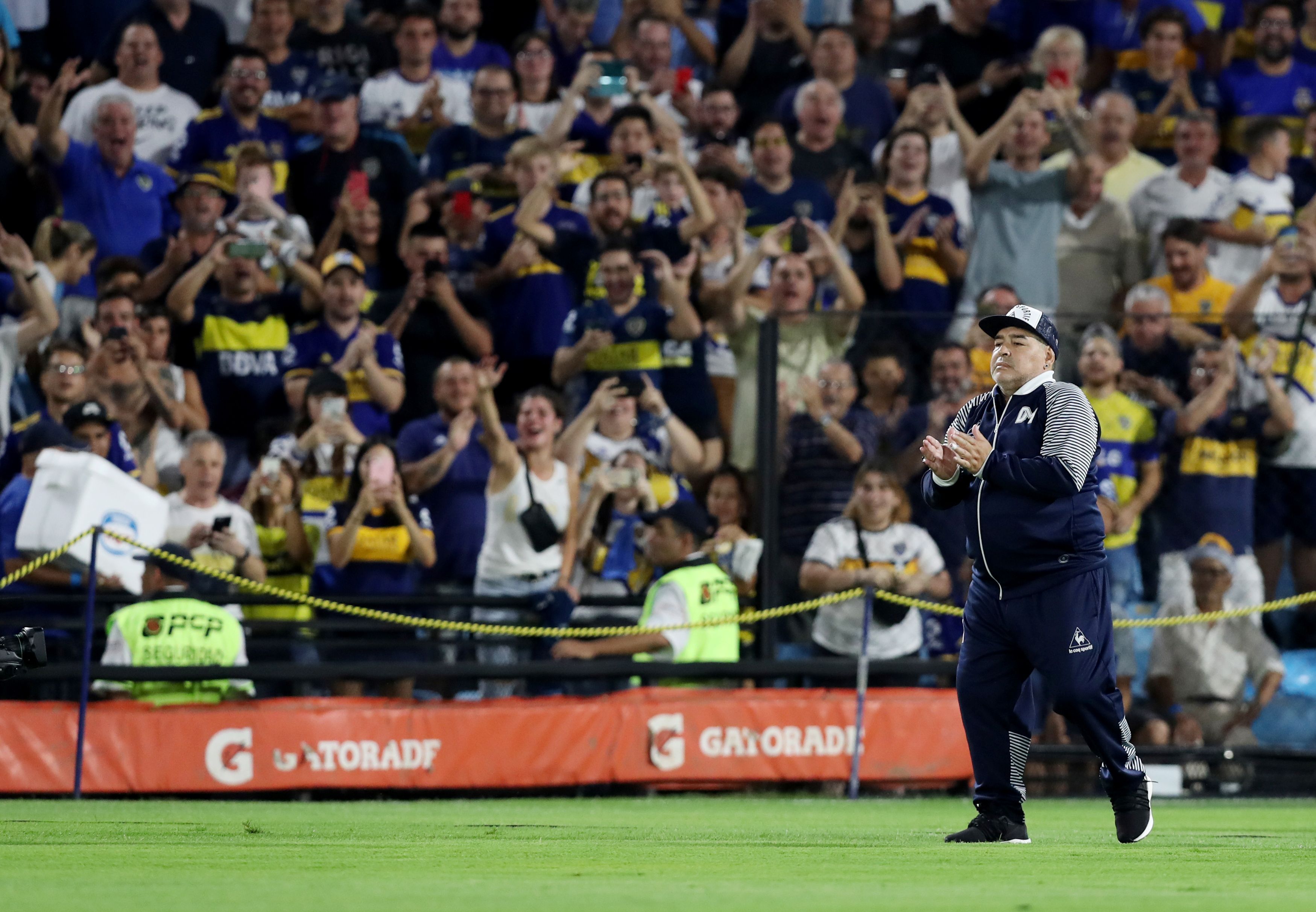 Maradona, kulübünden maaş istemeyecek