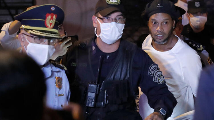 Ronaldinho'dan hapishane sonrası ilk görüntüler