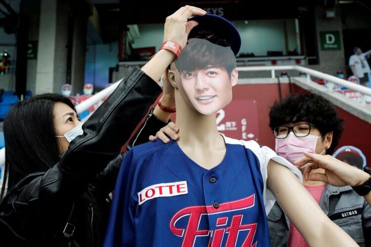 Tayvan'da koronavirüse robot önlemi alındı