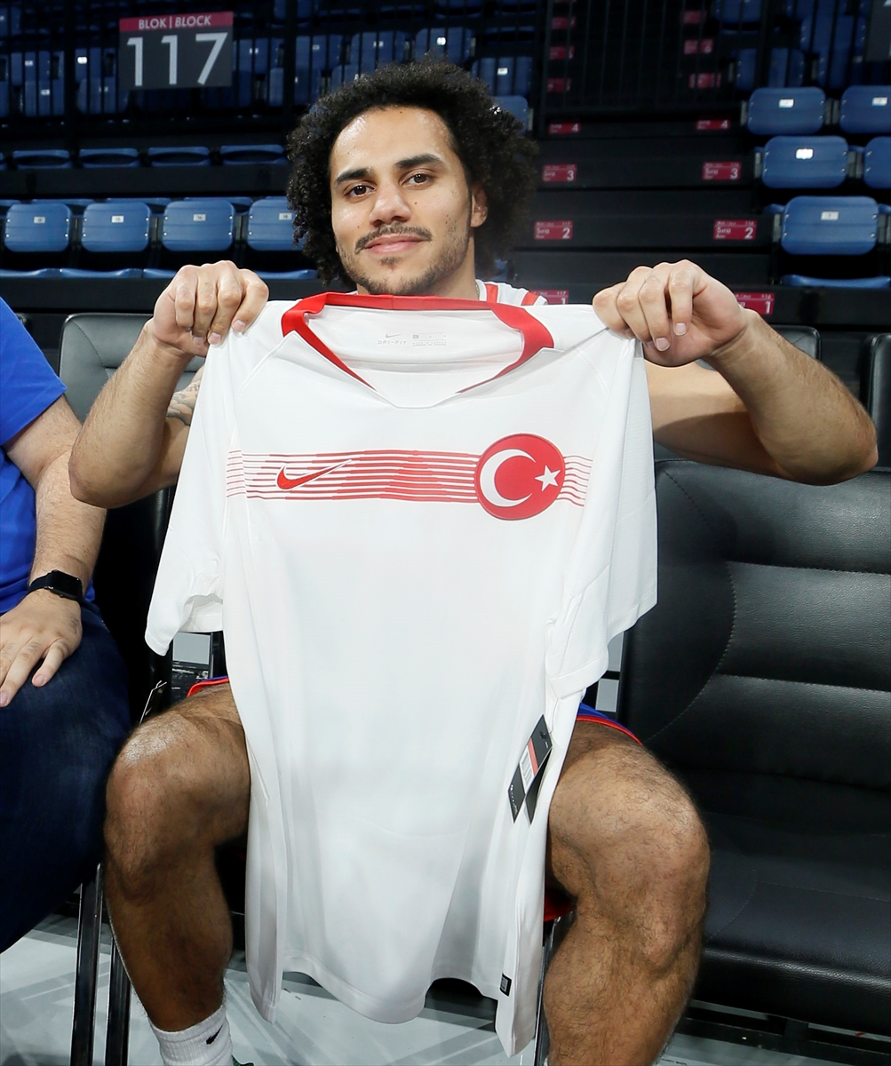 a Shane Larkin: Türkçe isim seçseydim Şahin olurdu