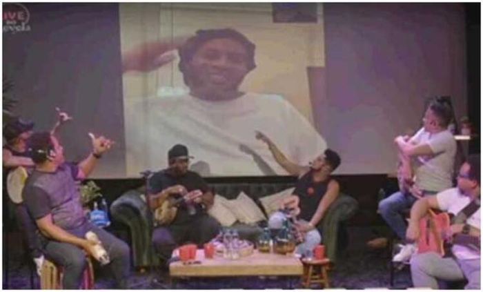 Ronaldinho, ev hapsinde canlı yayına bağlandı