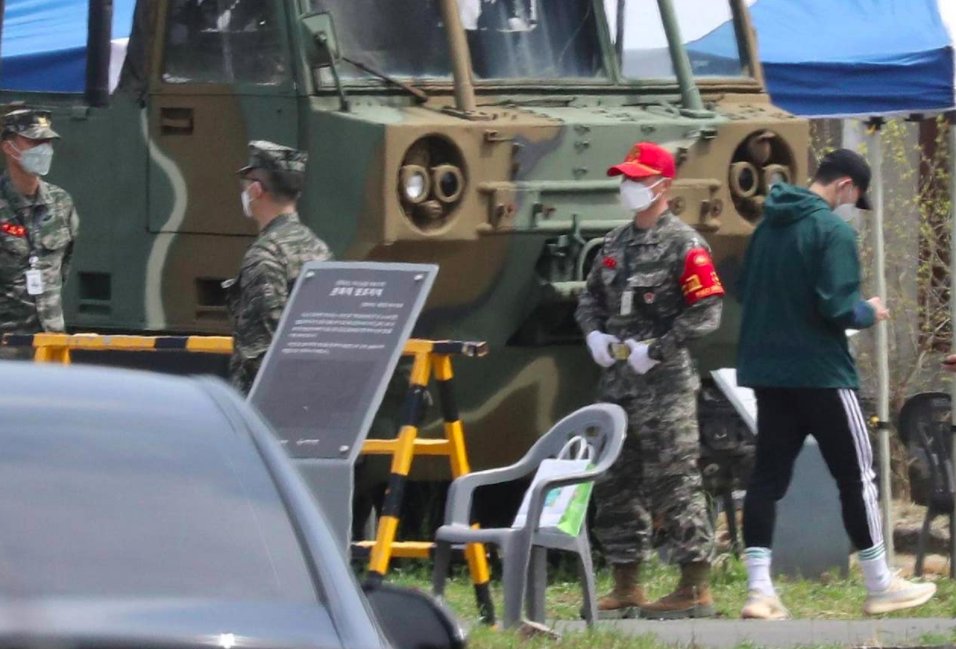 Tottenhamlı Son'un askerde fotoğrafı çekildi