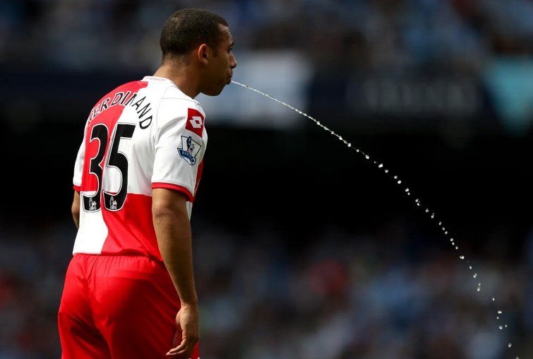 FIFA'dan tüküren oyuncuya sarı kart önerisi