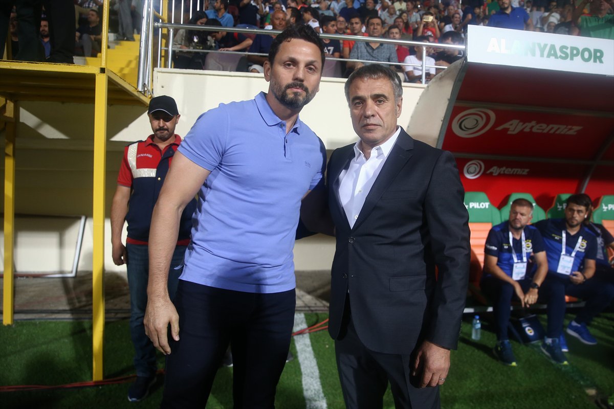 Fenerbahçe'de hoca arayışları devam ediyor