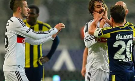 Emre Belözoğlu, futbolu bırakacağını açıkladı