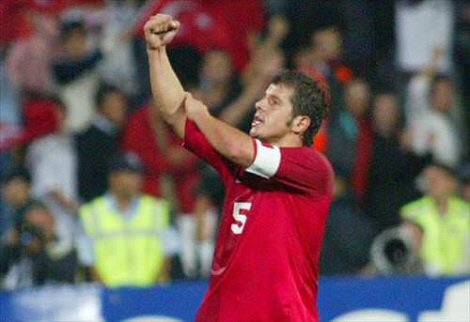 Emre Belözoğlu, futbolu bırakacağını açıkladı