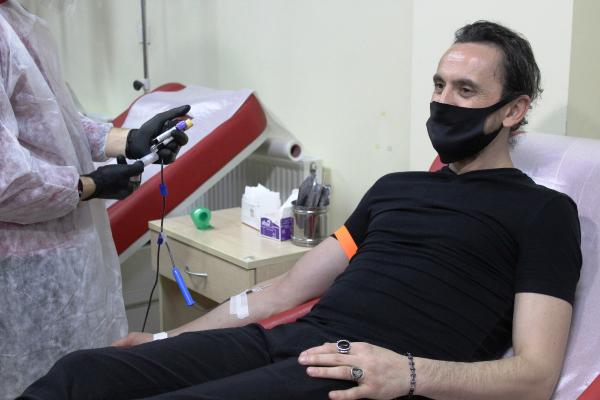 Tuncay Şanlı'dan iftar sonrası kan bağışı