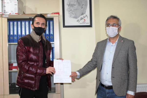 Tuncay Şanlı'dan iftar sonrası kan bağışı