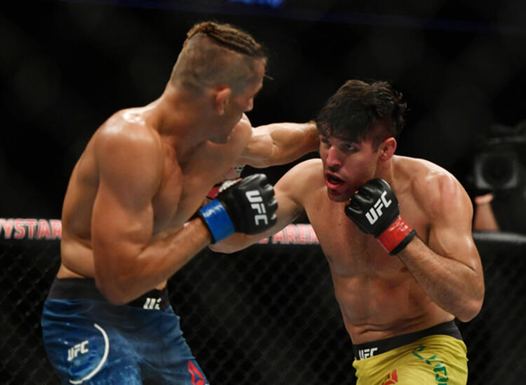 Kafes dövüşü maçında gözü çıkıyordu