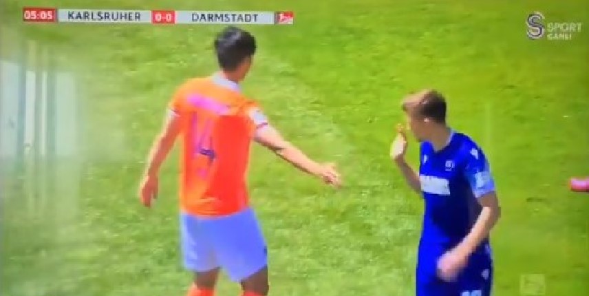 Bundesliga 2'de ilginç görüntü