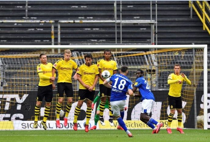 Almanlar, Bundesliga'daki temas görüntülerini es geçmedi