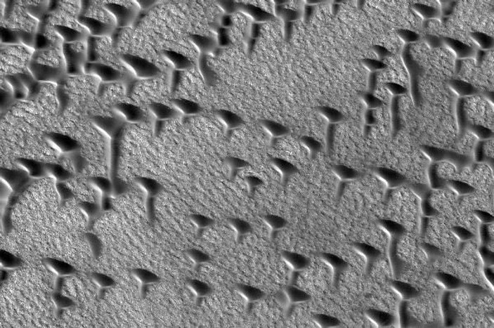 NASA Mars'taki kum tepelerini görüntüledi