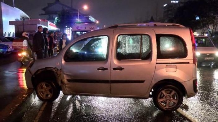 Beyoğlu'nda trafik kazası: 2 yaralı