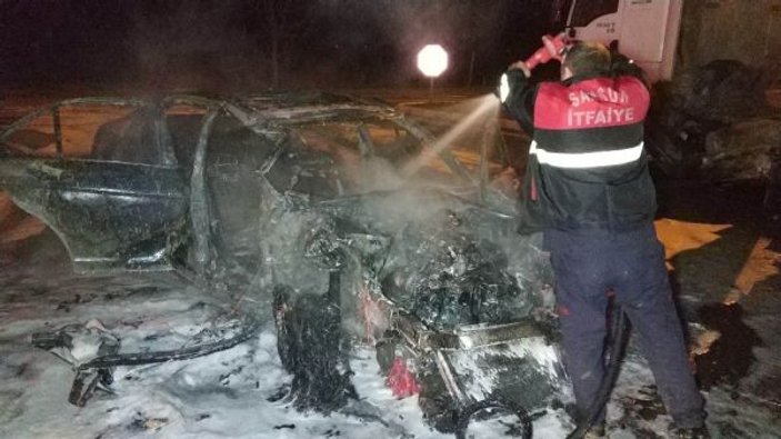 Samsun’da tır ile çarpışan otomobil yandı