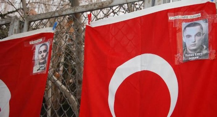Kayseri'de canlı bomba saldırısında şehit olan 15 asker, anıldı