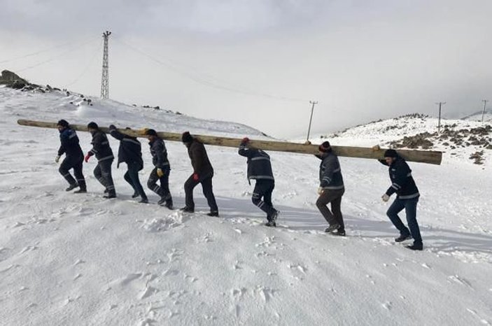Bitlis'te, VEDAŞ ekiplerinin zorlu kış mesaisi