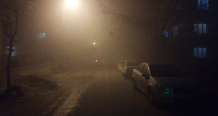 Hatay'da yoğun sis nedeniyle otomobil dereye uçtu
