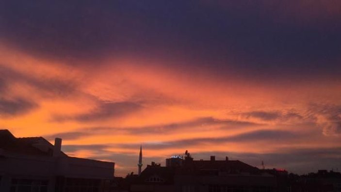 Gökyüzü İstanbullulara manzara armağan etti