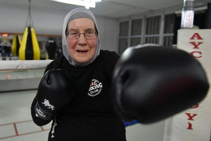 72 yaşında boksör Naciye