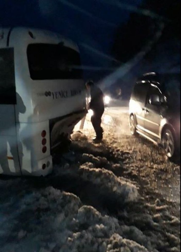 Kazdağları’nda buzlanma nedeniyle kaza: 10 yaralı