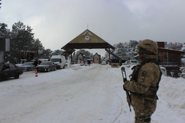 Uludağ zirvesinde zincir güvenliği: Jandarma 24 saat nöbette