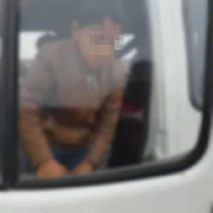 13 yaşındaki minibüs şoförü jandarmaya yakalandı