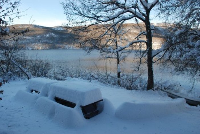 Zinav Gölü’nde eşsiz kış güzelliği
