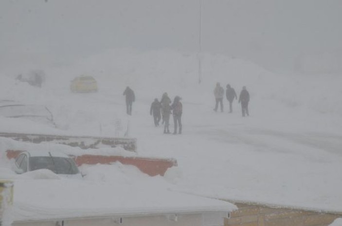 Uludağ’da kar kalınlığı 1 metreyi geçti