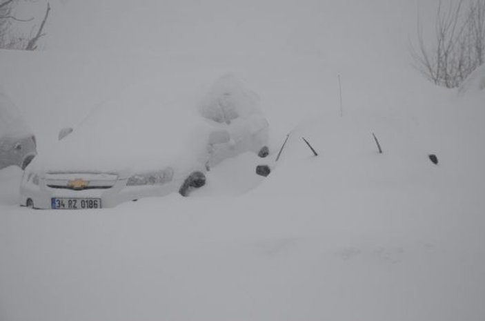 Uludağ’da kar kalınlığı 1 metreyi geçti