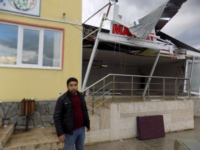 Aydın'da hortum, marketi yıkıp geçti