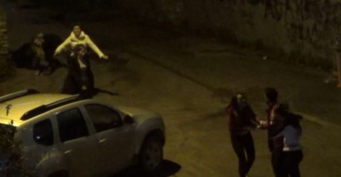 Adana’da kızlı erkekli sokak kavgası