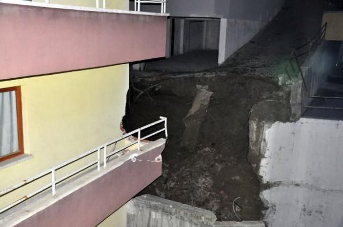 Ankara'da toprak kayması: İki apartman tahliye edildi