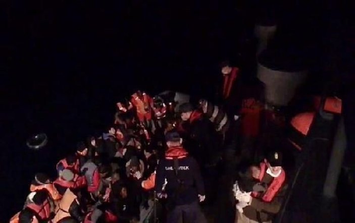 Seferihisar açıklarında 64 kaçak göçmen yakalandı