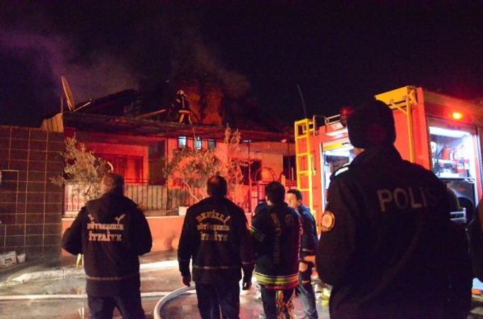Denizli'de iki ailenin yaşadığı evde yangın