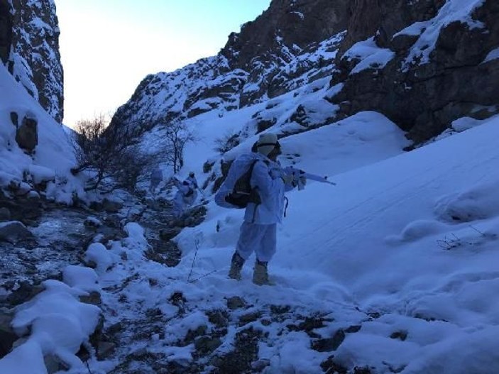 Van'da PKK'nın kış üslenmesine darbe