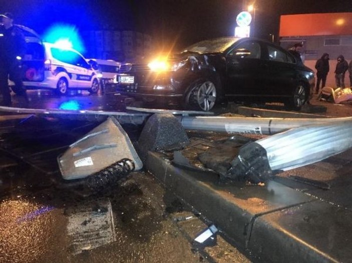 Beşiktaş’ta bir otomobil 3 araca çarptı