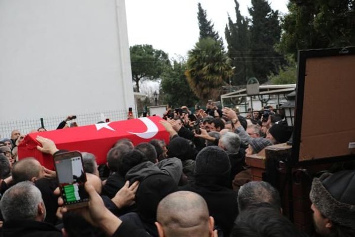 Ozan Arif'in cenazesi evine getirilip helallik alındı