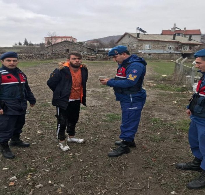 Cinayet zanlısı saklandığı menfezde yakalandı