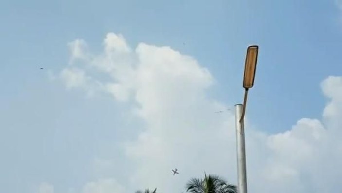 Hindistan'da gösteri hazırlığı yapan uçaklar çarpıştı