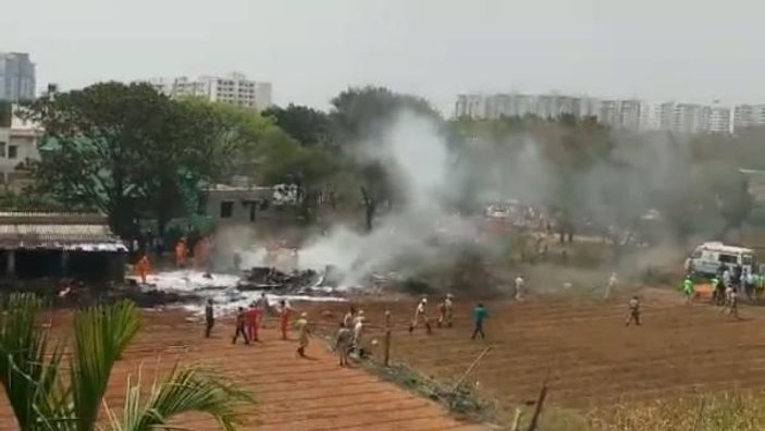 Hindistan'da gösteri hazırlığı yapan uçaklar çarpıştı