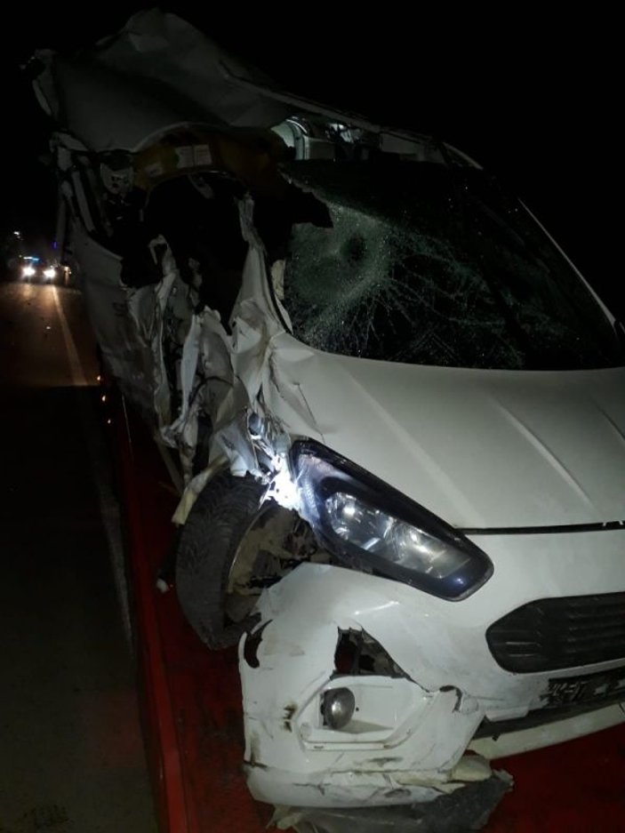 Konya'da Otomobil tıra çarptı: 1 yaralı