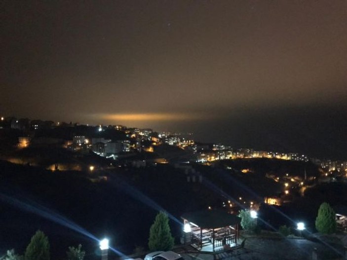 Trabzon'da yaşayanları meraklandıran ışık